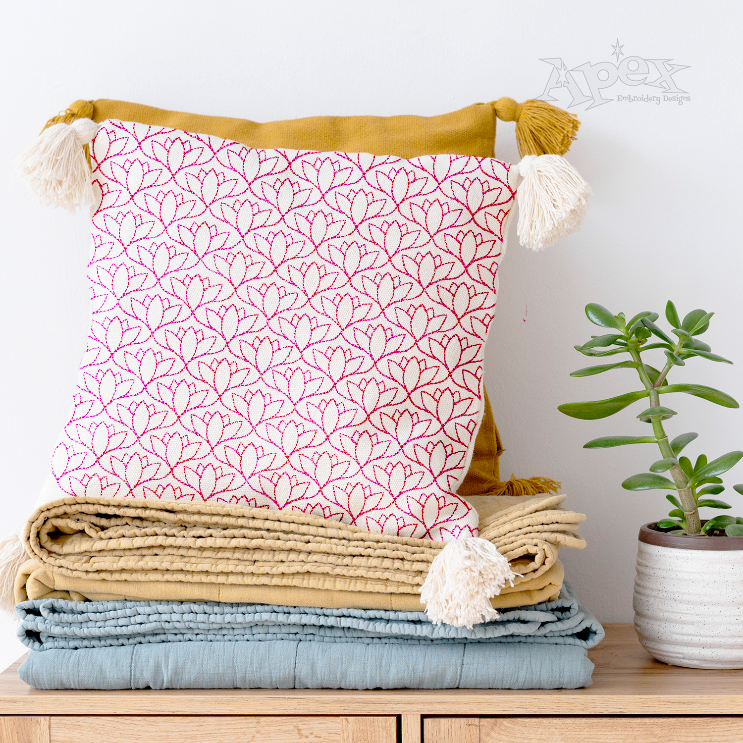 Lotus Flower Seamless Edge to Edge Quilt Block Embroidery Design 2