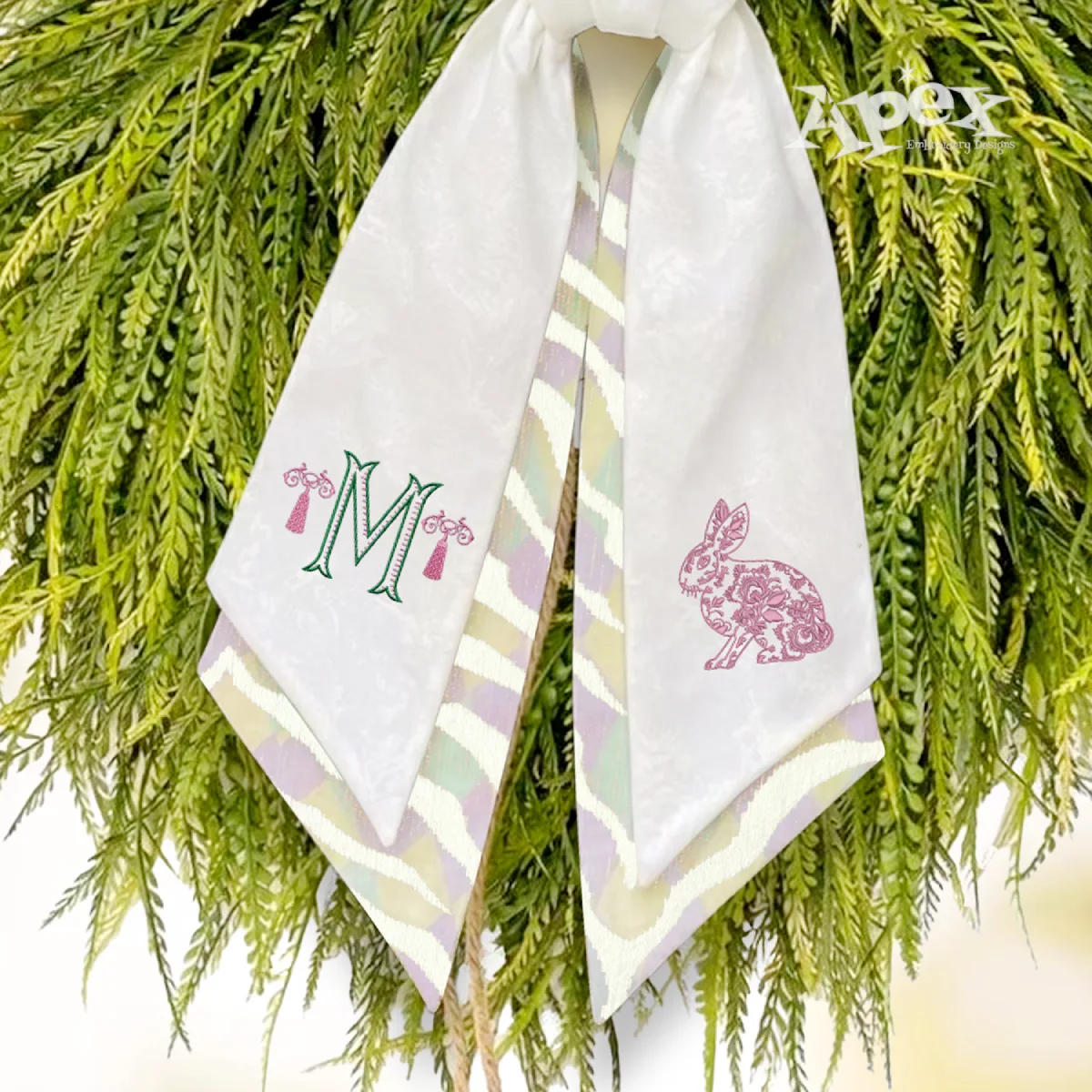 Ribbed Monogram Embroidery Font sample