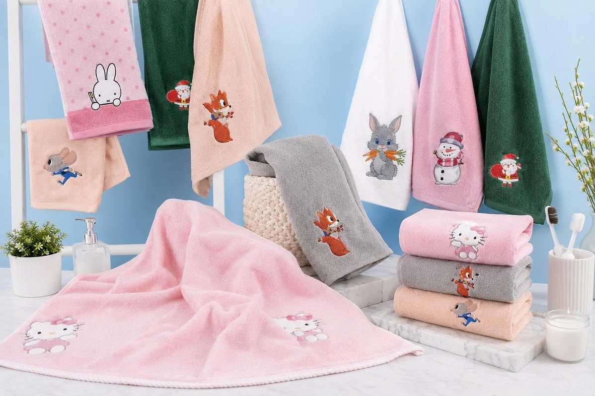 Embroidery designs for high school students' bath towels