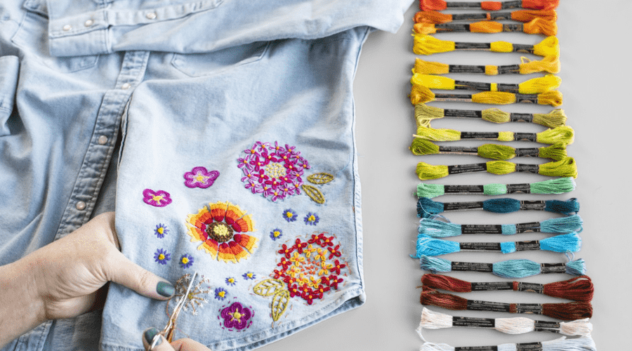 Suitable colors and thread types for embroidering jeans pockets.