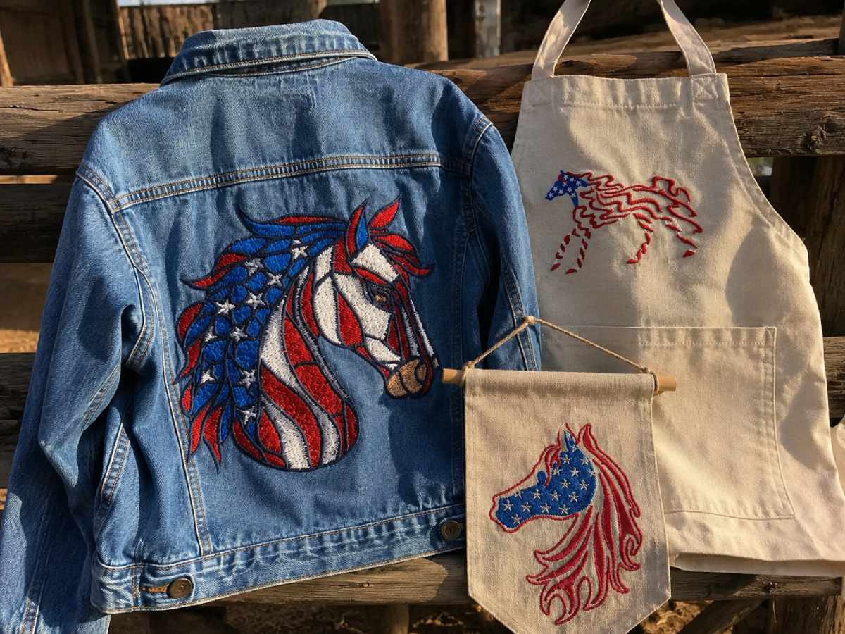 The US Flag Patriotic Horse Pack is for projects that need more personality.