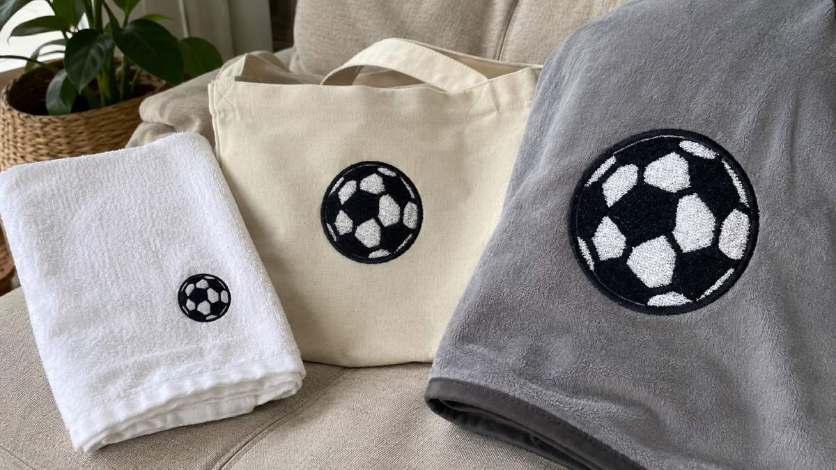 The fill sizes come in 1", 2", 3", 4", and 5". The applique sizes go much larger, from 6" to 12".